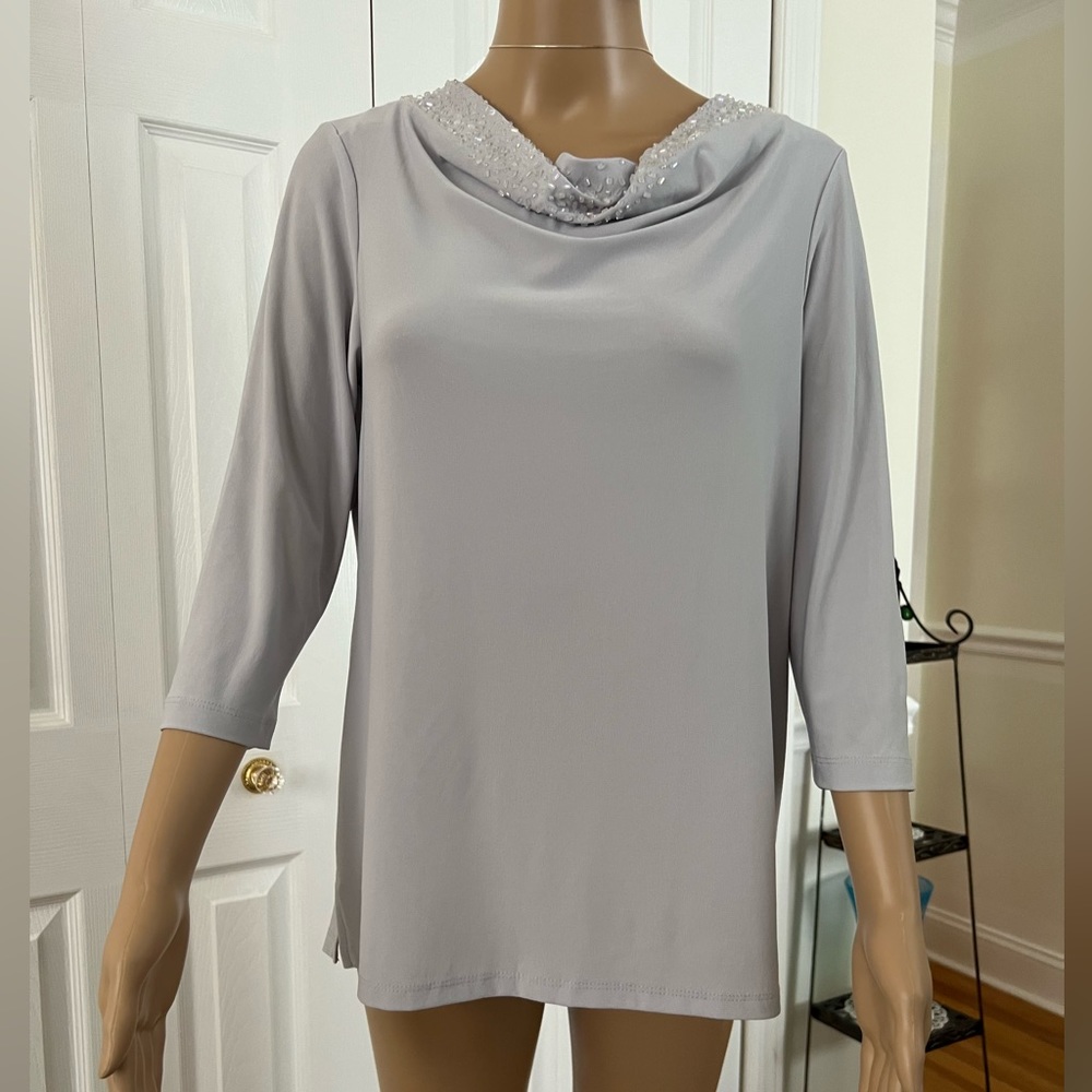 NWOT EFFORTLESS SYLE by citiknits  Silver Gray Liquid Knit With Cowl Neck.  XS